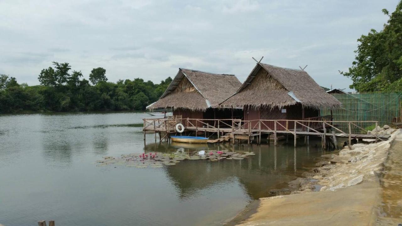 Bamboo House Resort Kanchanaburi Exterior foto